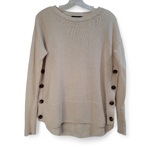 Tahari‎ Tan Sweater Women’s Small Lightweight With Button Detailing Nautical - Picture 1 of 6